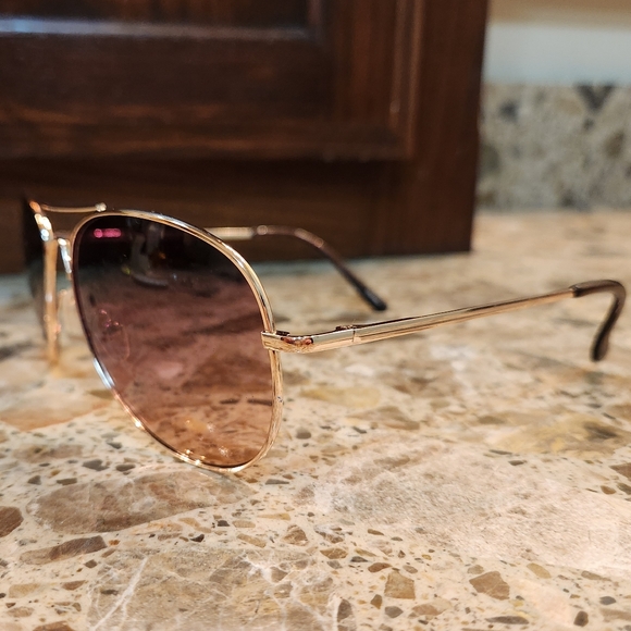 Aviator Sunglasses with Brown Lenses - Picture 4 of 6